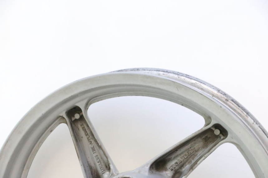photo de CERCHIO ANTERIORE HONDA SH 125 (2001 - 2003) - Dettagli dei punti di fissaggio