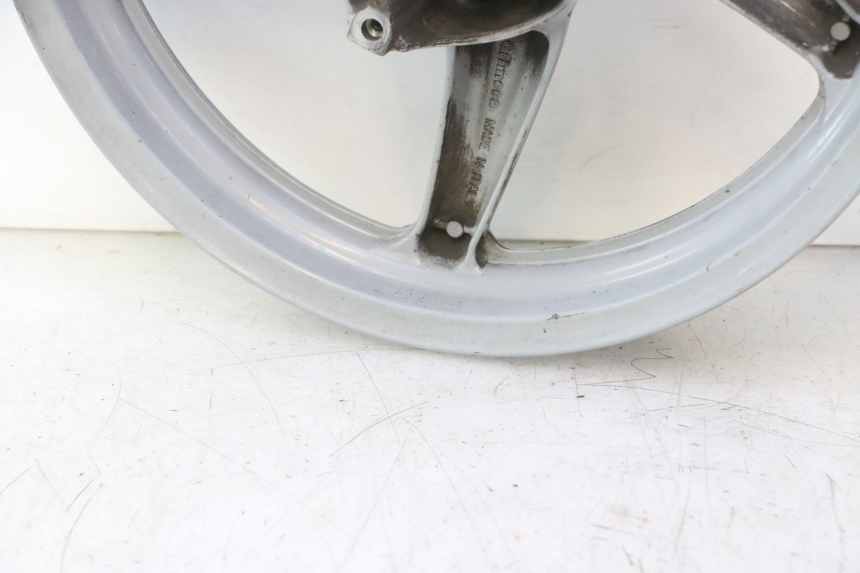 photo de CERCHIO ANTERIORE HONDA SH 125 (2001 - 2003) - Stato della superficie e materiale