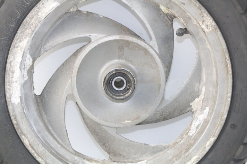 photo de CERCHIO ANTERIORE HONDA SJ BALI 50 (1996 - 1999) - Stato della superficie e materiale