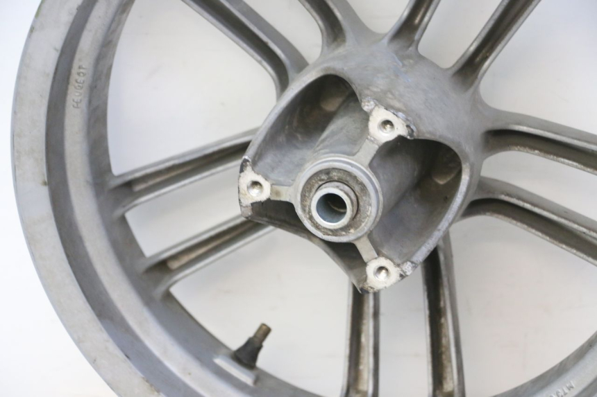 photo de CERCHIO ANTERIORE PEUGEOT SPEEDFIGHT 3 AIR 50 (2009 - 2015) - Caratteristiche distintive