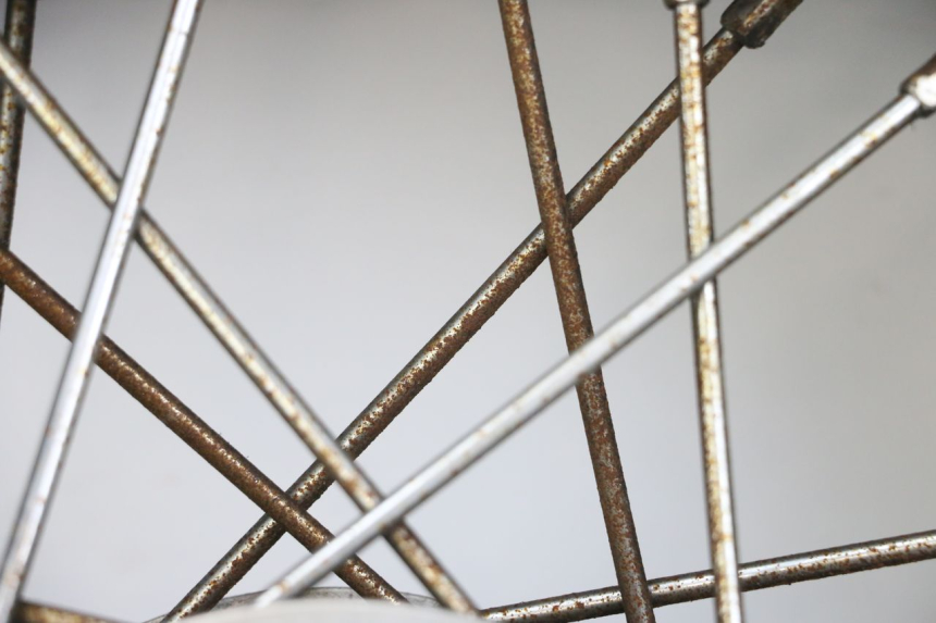 photo de CERCHIO ANTERIORE HARLEY DAVIDSON SPORTSTER XL CUSTOM 1200 (2003 - 2004) - Caratteristiche distintive