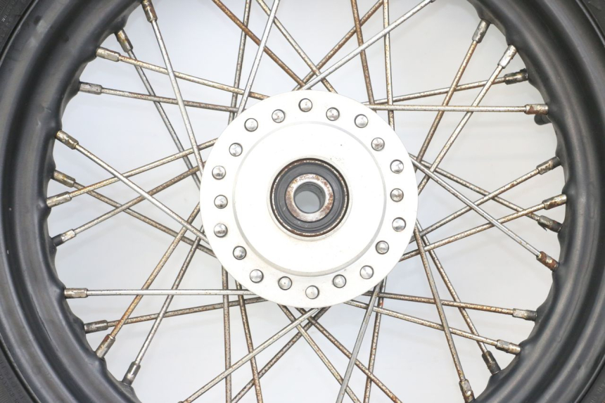 photo de CERCHIO ANTERIORE HARLEY DAVIDSON SPORTSTER XL CUSTOM 1200 (2003 - 2004) - Zoom sui componenti