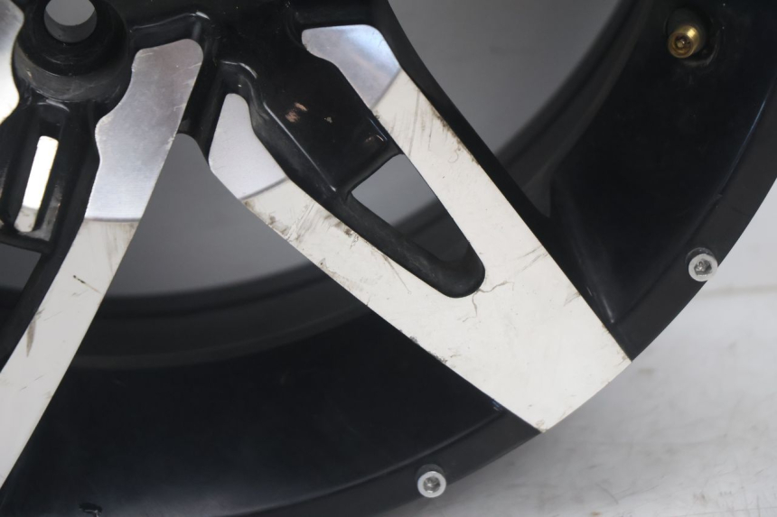 photo de CERCHIO ANTERIORE CAN-AM SPYDER RS 1000 (2008 - 2012) - Dettagli dei punti di fissaggio