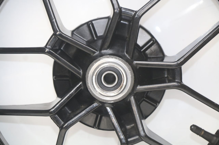 photo de CERCHIO ANTERIORE APRILIA SR 2T 50 (2018 - 2022) - Primo piano ad alta risoluzione