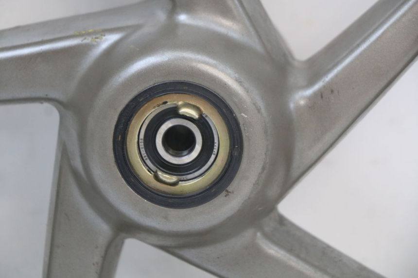 photo de CERCHIO ANTERIORE APRILIA SR CARB LC 2T 50 (2004 - 2012) - Primo piano tecnico