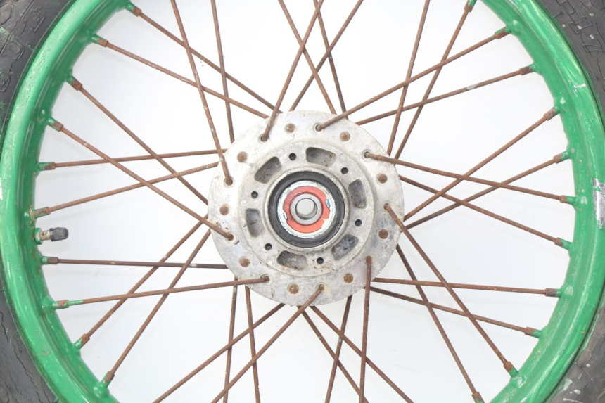 photo de CERCHIO ANTERIORE YAMAHA SR 125 (1982 - 2003) - Caratteristiche distintive