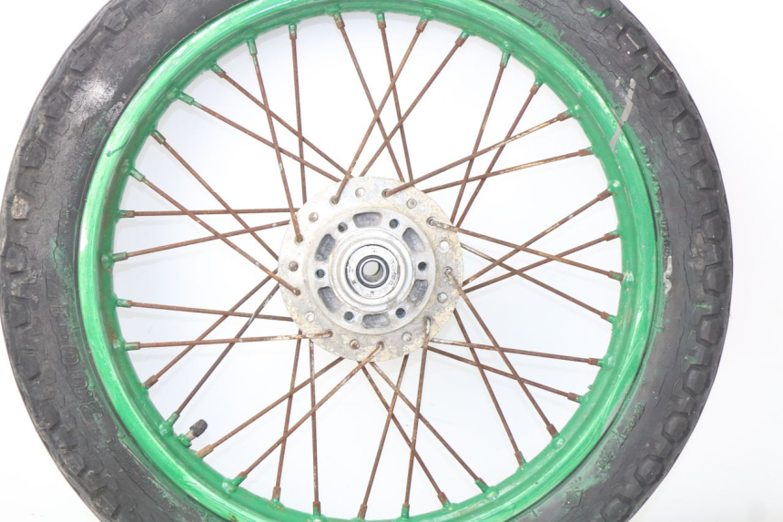 photo de CERCHIO ANTERIORE YAMAHA SR 125 (1982 - 2003) - Primo piano tecnico