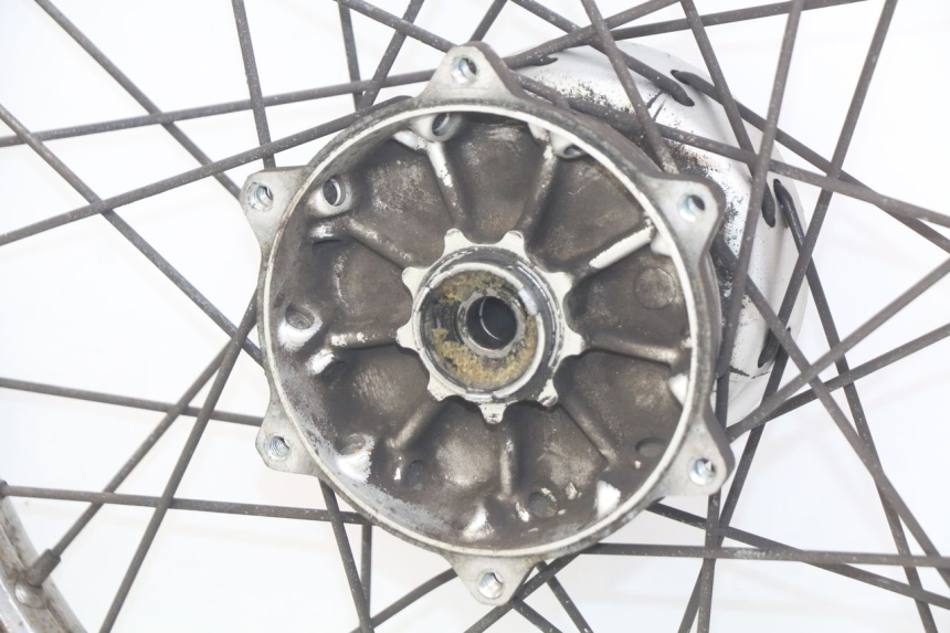 photo de CERCHIO ANTERIORE YAMAHA SR 125 (1982 - 2003) - Stato della superficie e materiale