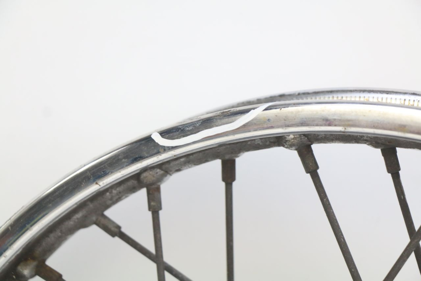 photo de CERCHIO ANTERIORE YAMAHA SR 125 (1982 - 2003) - Marcature e riferimenti originali