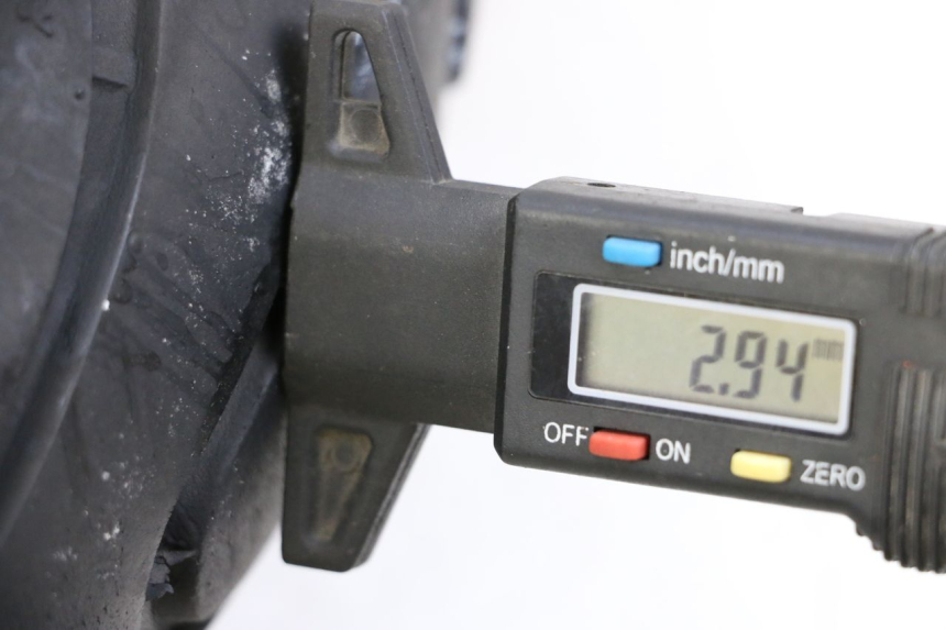 photo de CERCHIO ANTERIORE PEUGEOT STREETZONE 2T 50 (2014 - 2019) - Zoom sullo stato d'uso