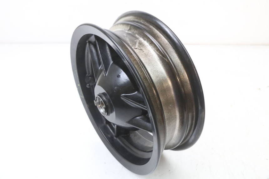 photo de CERCHIO ANTERIORE PEUGEOT STREETZONE I 2T 50 (2018 - 2020) - Caratteristiche distintive