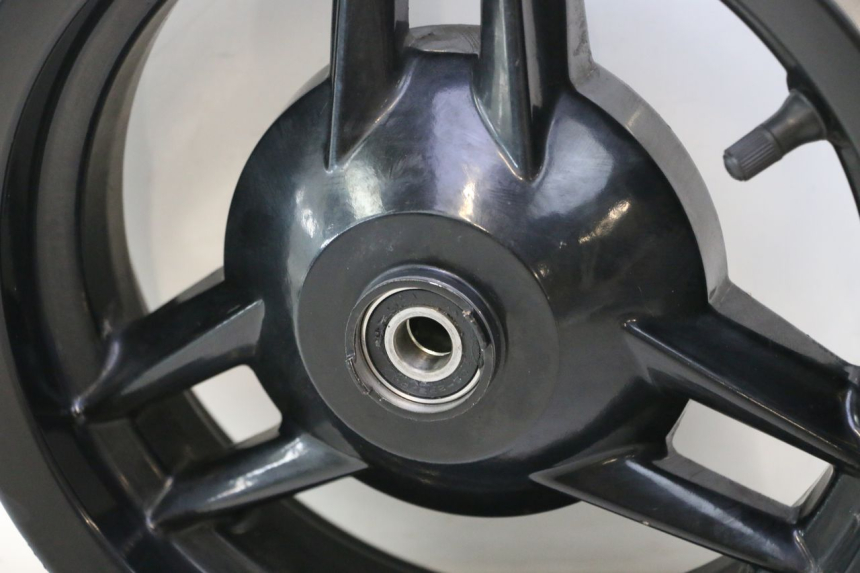 photo de CERCHIO ANTERIORE PEUGEOT STREETZONE NAKED 2T 50 (2014 - 2018) - Primo piano tecnico
