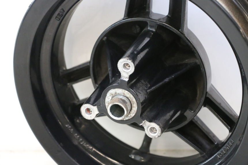 photo de CERCHIO ANTERIORE PEUGEOT STREETZONE NAKED 2T 50 (2014 - 2018) - Stato della superficie e materiale