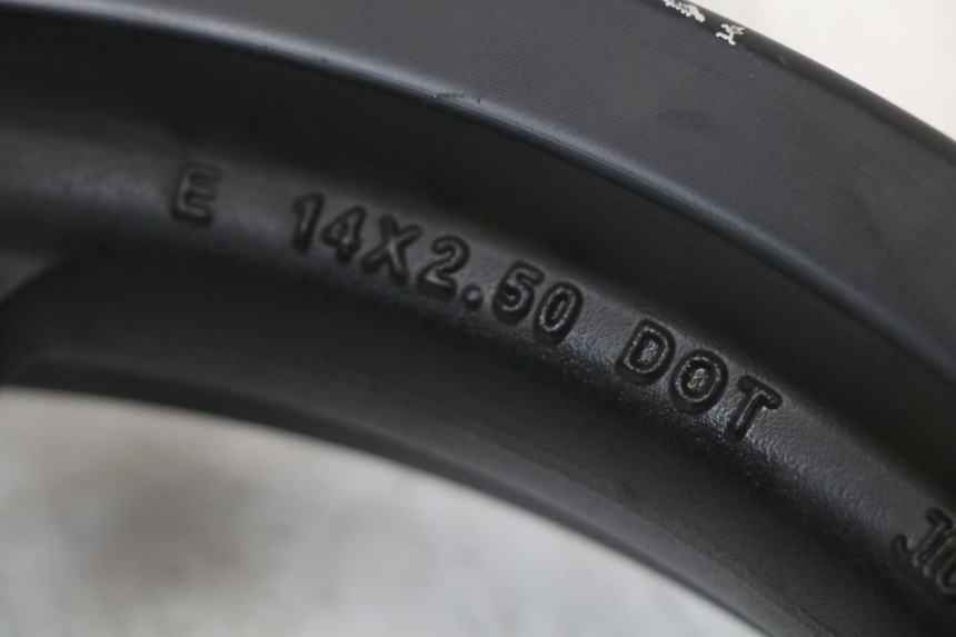 photo de CERCHIO ANTERIORE KYMCO SUPER 8 125 (2008 - 2015) - Altra vista dell'articolo