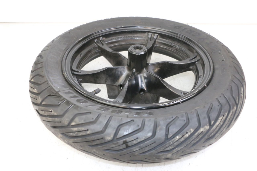 photo de CERCHIO ANTERIORE SUZUKI BURGMAN 125 (2018 - 2021) - Dettagli dei punti di fissaggio