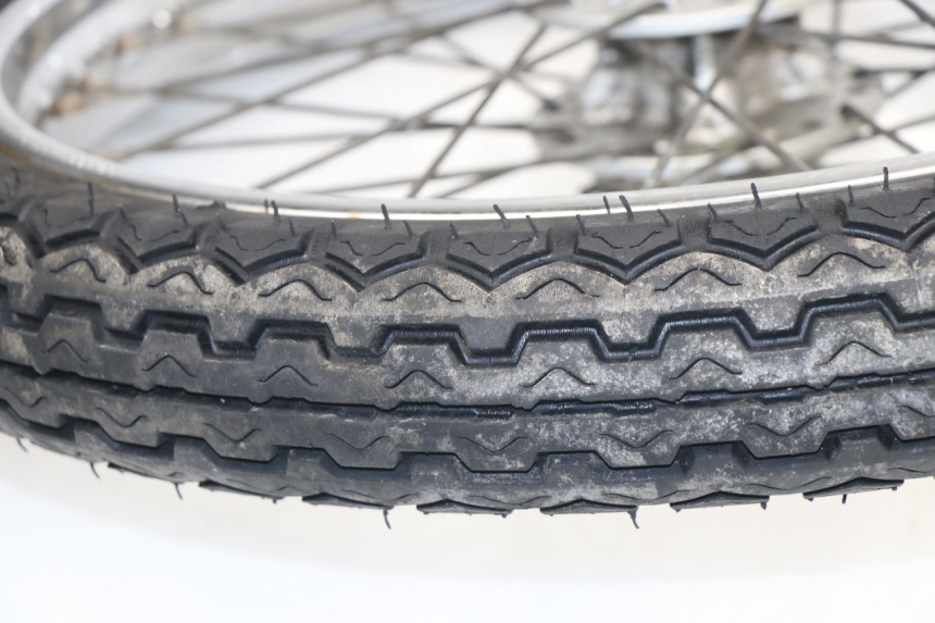 photo de CERCHIO ANTERIORE SUZUKI GN 125 (1997 - 2000) - Dettaglio del componente