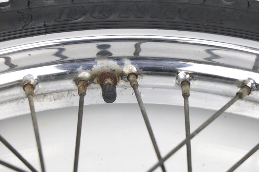 photo de CERCHIO ANTERIORE SUZUKI GN 125 (1997 - 2000) - Dettagli dei punti di fissaggio