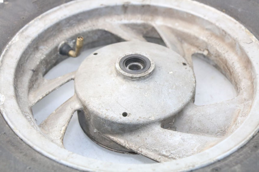 photo de CERCHIO ANTERIORE PEUGEOT SX 80 (1986 - 1995) - Zoom sullo stato d'uso