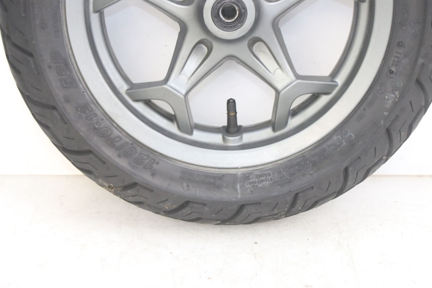 photo de CERCHIO ANTERIORE APRILIA SXR 50 (2021 - 2023) - Caratteristiche distintive