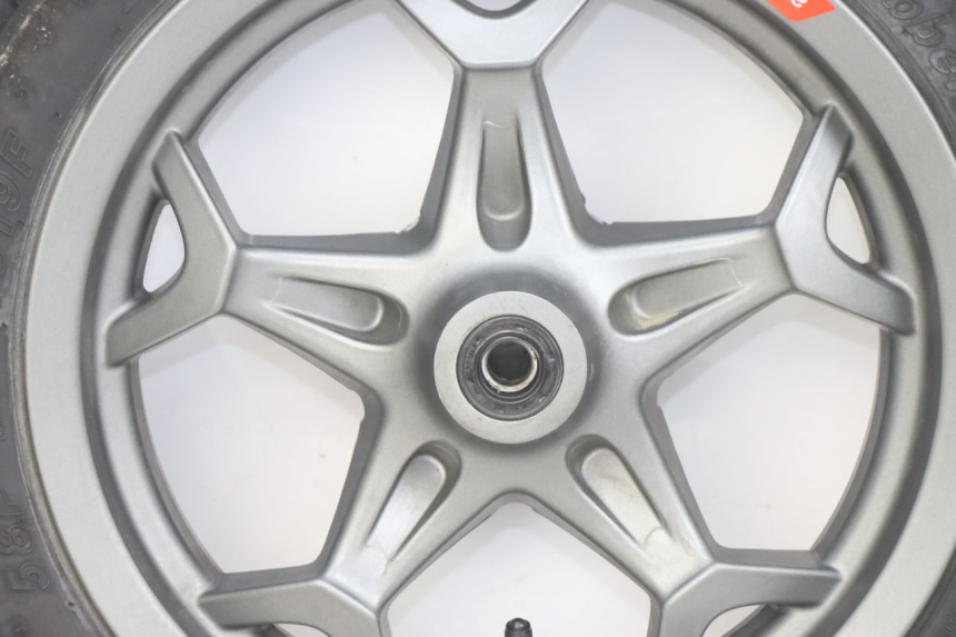 photo de CERCHIO ANTERIORE APRILIA SXR 50 (2021 - 2023) - Zoom sui componenti