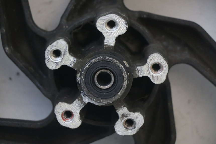 photo de CERCHIO ANTERIORE SYM ORBIT III 3 4T 50 (2018 - 2021) - Caratteristiche distintive