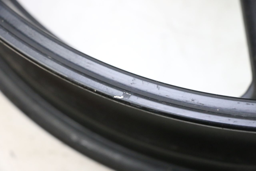 photo de CERCHIO ANTERIORE YAMAHA TDM ABS 900 (2002 - 2014) - Dettagli dei punti di fissaggio