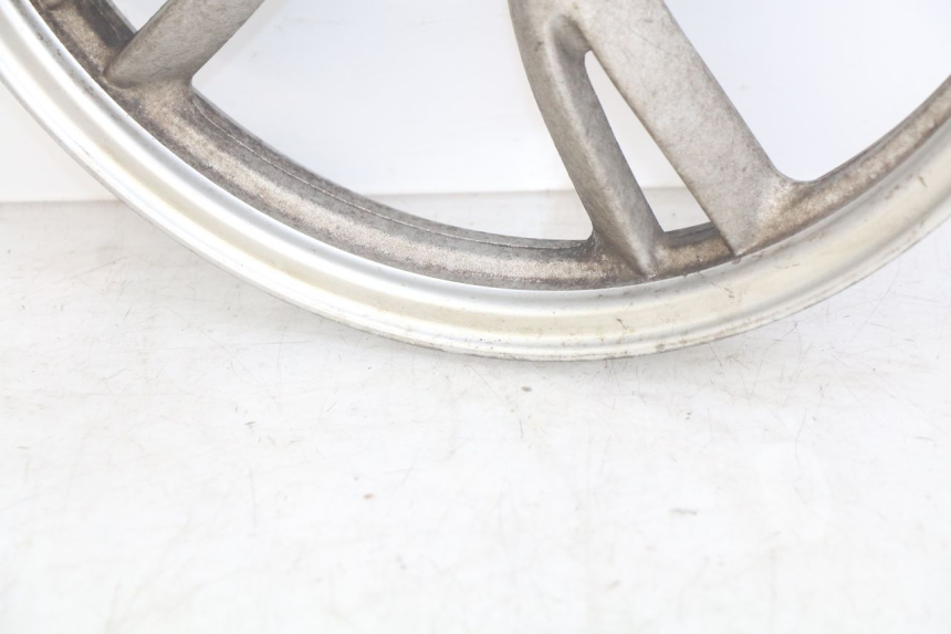 photo de CERCHIO ANTERIORE PEUGEOT TWEET 4T 50 (2010 - 2014) - Dettagli dei punti di fissaggio