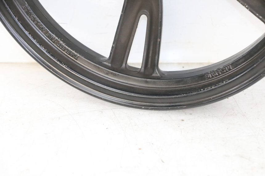 photo de CERCHIO ANTERIORE PEUGEOT TWEET PRO CARGO 50 (2018 - 2022) - Zoom sullo stato d'uso