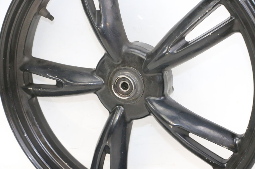 photo de CERCHIO ANTERIORE PEUGEOT TWEET PRO CARGO 50 (2018 - 2022) - Dettagli dei punti di fissaggio