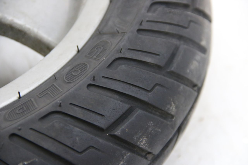 photo de CERCHIO ANTERIORE PIAGGIO VESPA GRANTURISMO 125 (2003 - 2007) - Dettagli dei punti di fissaggio