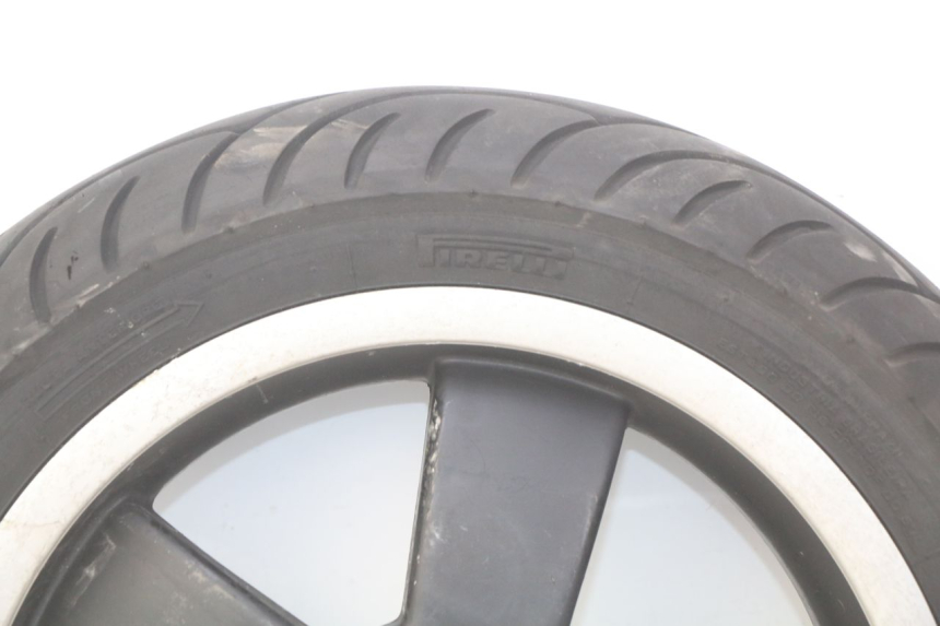 photo de CERCHIO ANTERIORE PIAGGIO VESPA GTS SUPER IE 125 (2009 - 2016) - Caratteristiche distintive