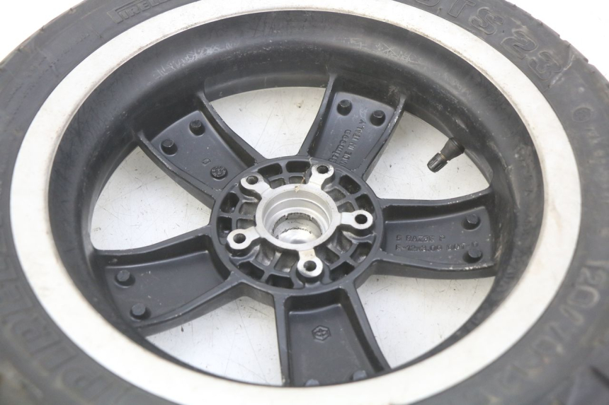 photo de CERCHIO ANTERIORE PIAGGIO VESPA GTS SUPER IE 125 (2009 - 2016) - Zoom sullo stato d'uso