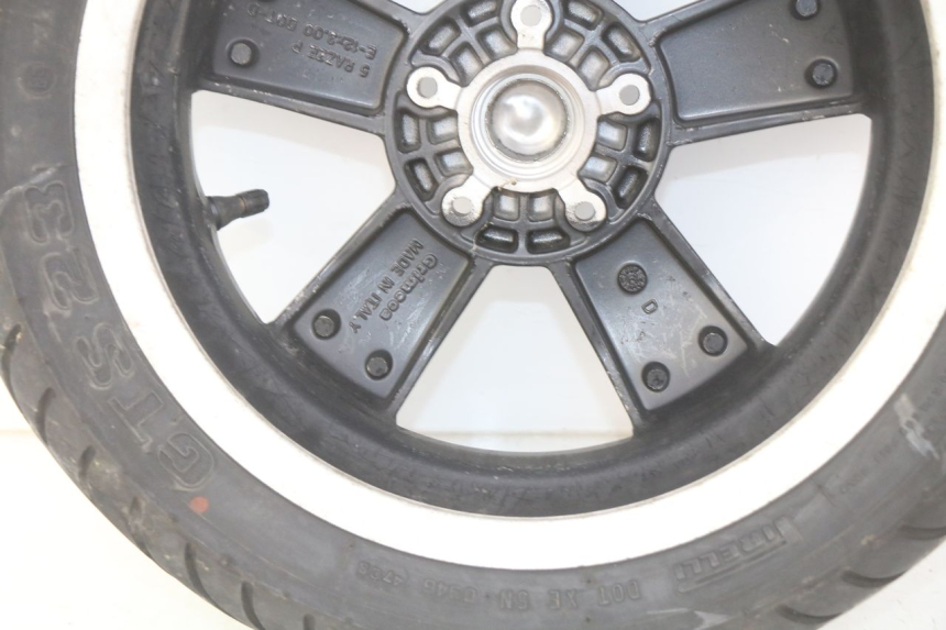 photo de CERCHIO ANTERIORE PIAGGIO VESPA GTS SUPER IE 125 (2009 - 2016) - Dettagli dei punti di fissaggio