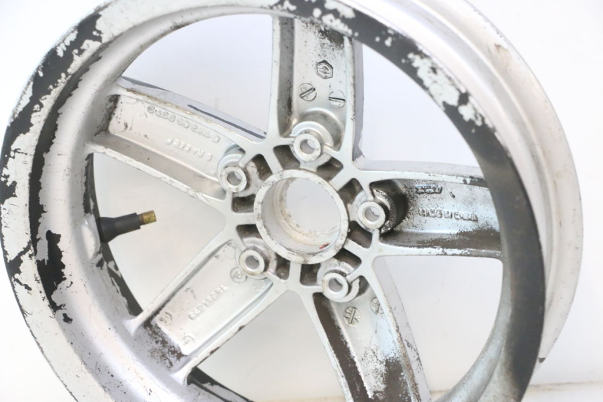 photo de CERCHIO ANTERIORE PIAGGIO VESPA LX 2T 50 (2005 - 2013) - Caratteristiche distintive