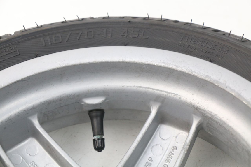 photo de CERCHIO ANTERIORE PIAGGIO VESPA LX IE 125 (2010 - 2012) - Caratteristiche distintive