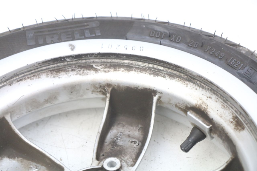 photo de CERCHIO ANTERIORE PIAGGIO VESPA PRIMAVERA 2T 50 (2013 - 2018) - Primo piano tecnico