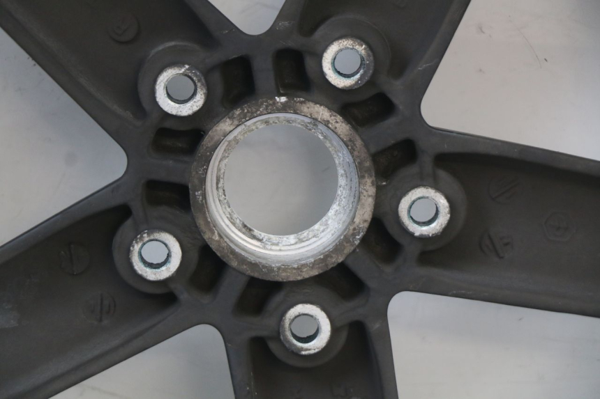 photo de CERCHIO ANTERIORE PIAGGIO VESPA S 2T 50 (2007 - 2014) - Stato della superficie e materiale