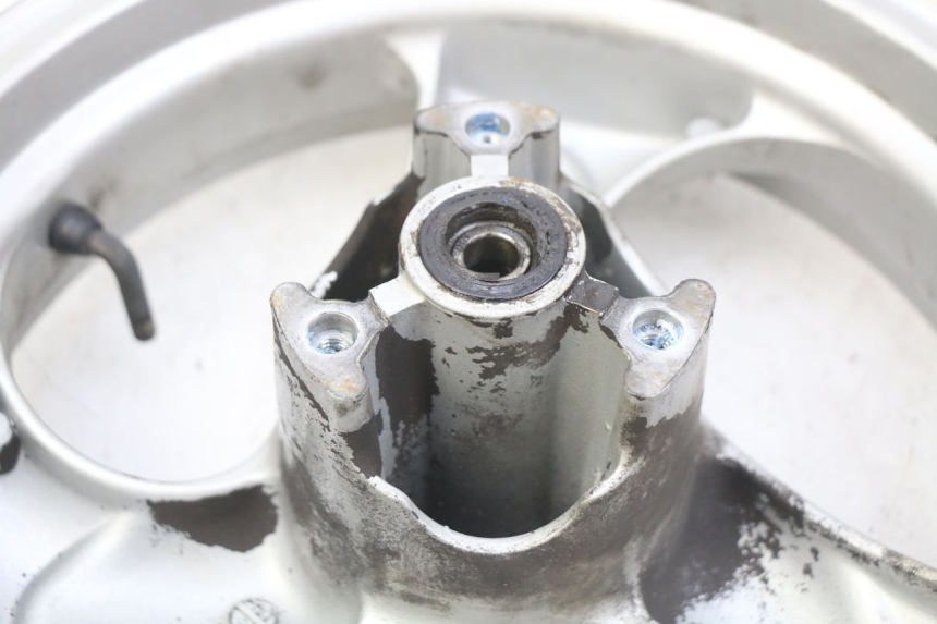 photo de CERCHIO ANTERIORE KYMCO VITALITY 2T 50 (2004 - 2010) - Caratteristiche distintive