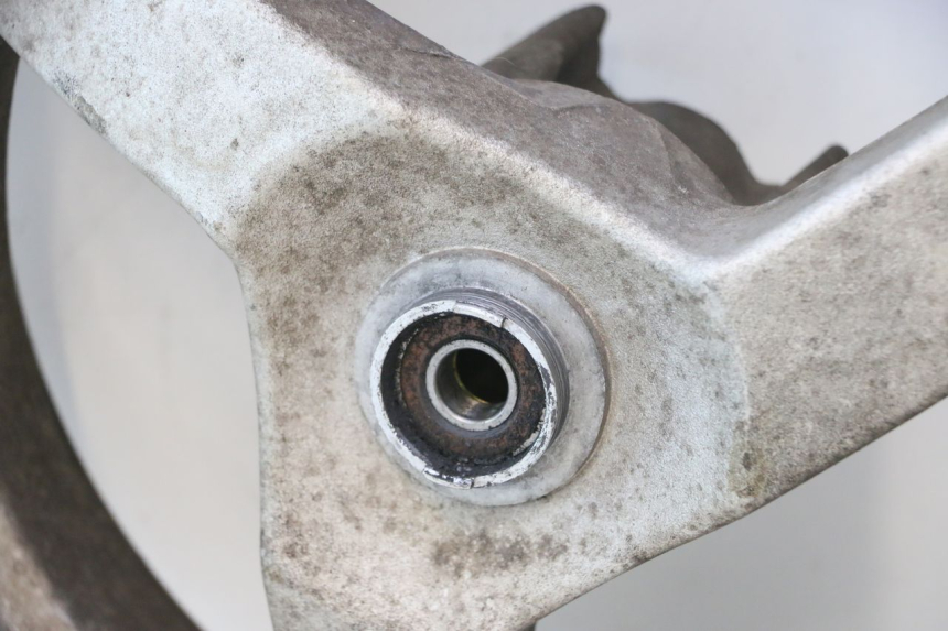 photo de CERCHIO ANTERIORE PEUGEOT VIVACITY NEW 2T 50 (2008 - 2017) - Altra vista dell'articolo
