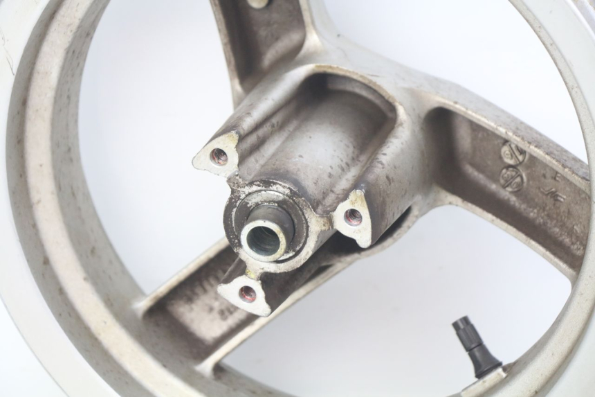 photo de CERCHIO ANTERIORE PEUGEOT VIVACITY NEW 4T 50 (2008 - 2017) - Primo piano tecnico