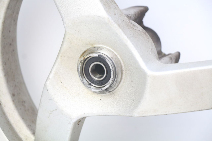 photo de CERCHIO ANTERIORE PEUGEOT VIVACITY NEW 4T 50 (2008 - 2017) - Stato della superficie e materiale