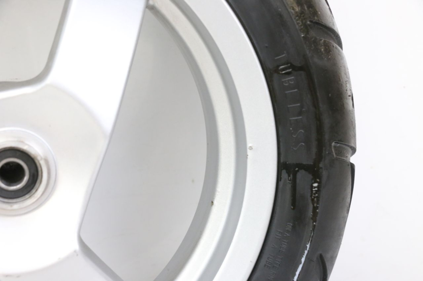 photo de CERCHIO ANTERIORE PEUGEOT VIVACITY NEW 4T 50 (2008 - 2017) - Zoom sullo stato d'uso