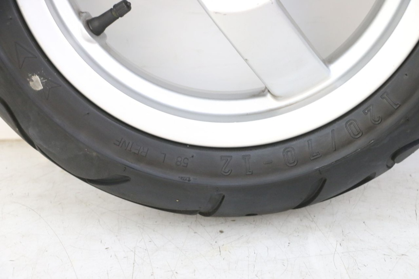 photo de CERCHIO ANTERIORE PEUGEOT VIVACITY NEW 4T 50 (2008 - 2017) - Primo piano tecnico