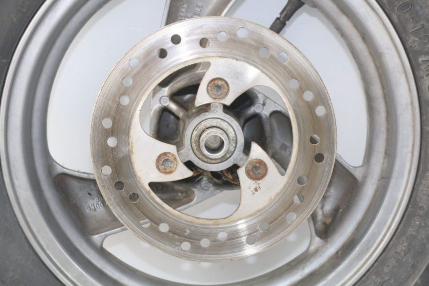 photo de CERCHIO ANTERIORE PEUGEOT VIVACITY 100 (1999 - 2008) - Altra vista dell'articolo