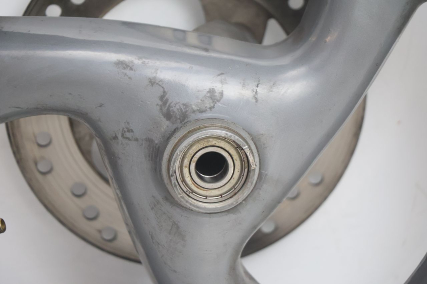 photo de CERCHIO ANTERIORE PEUGEOT VIVACITY 100 (1999 - 2008) - Altra angolazione