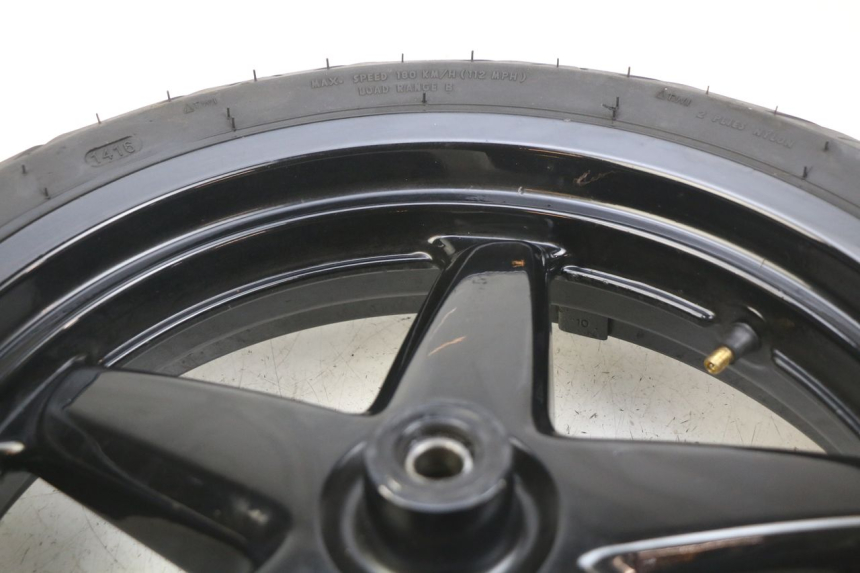 photo de CERCHIO ANTERIORE YAMAHA XMAX X-MAX 125 (2006 - 2009) - Caratteristiche distintive