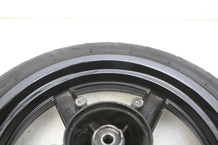 photo de CERCHIO ANTERIORE YAMAHA XMAX X-MAX 125 (2006 - 2009) - Stato della superficie e materiale