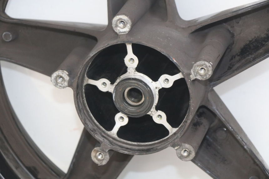 photo de CERCHIO ANTERIORE YAMAHA X-MAX XMAX 125 (2010 - 2013) - Altra vista dell'articolo