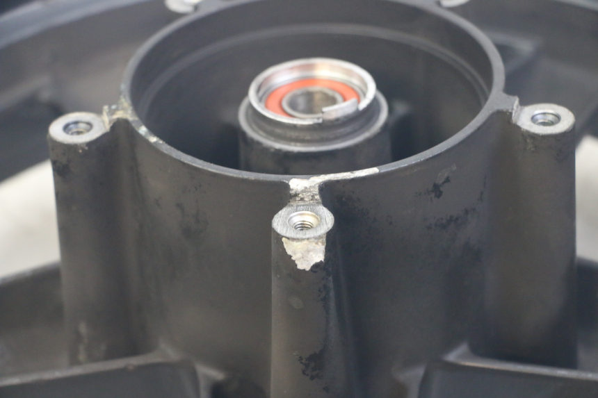 photo de CERCHIO ANTERIORE YAMAHA X-MAX XMAX 125 (2010 - 2013) - Angolazione alternativa