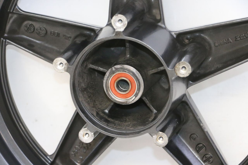 photo de CERCHIO ANTERIORE YAMAHA X-MAX XMAX 125 (2010 - 2013) - Zoom sui componenti